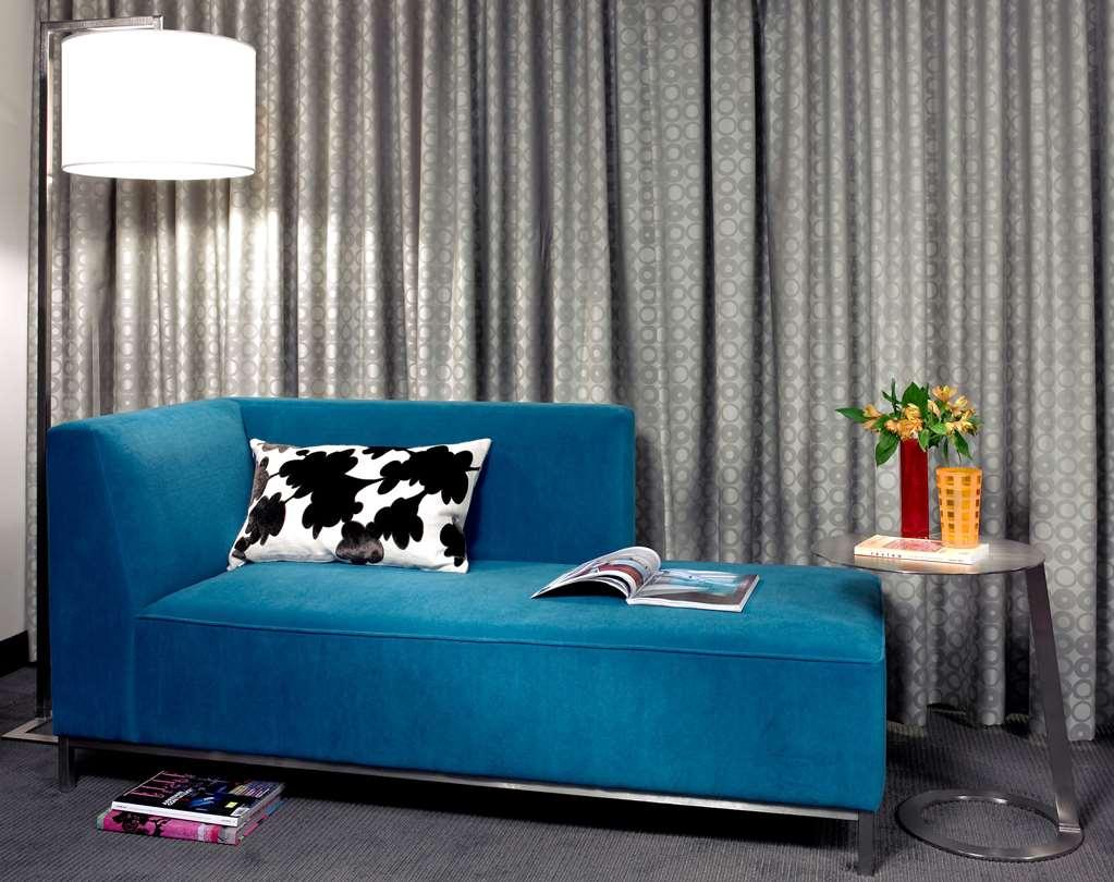 穆拉诺酒店 塔科马 客房 照片 A blue chaise longue